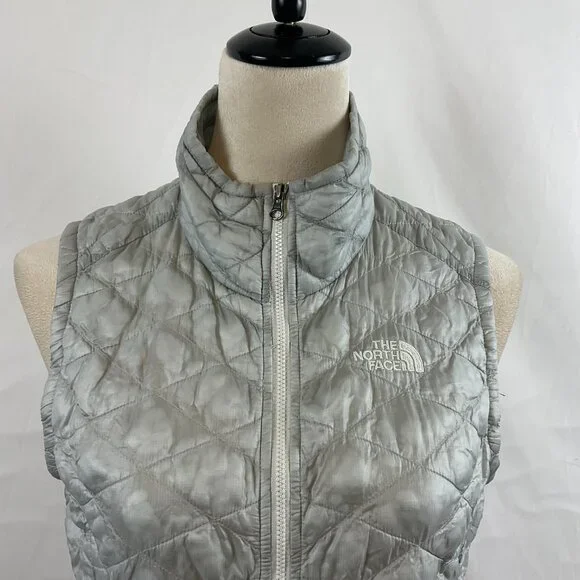 The North Face Quilted Vest S Light Gray Full Zipper Pockets - Picture 2 of 12